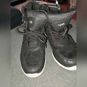 NWOBOX Ryka Black Womens Boots with White Soles Size 8